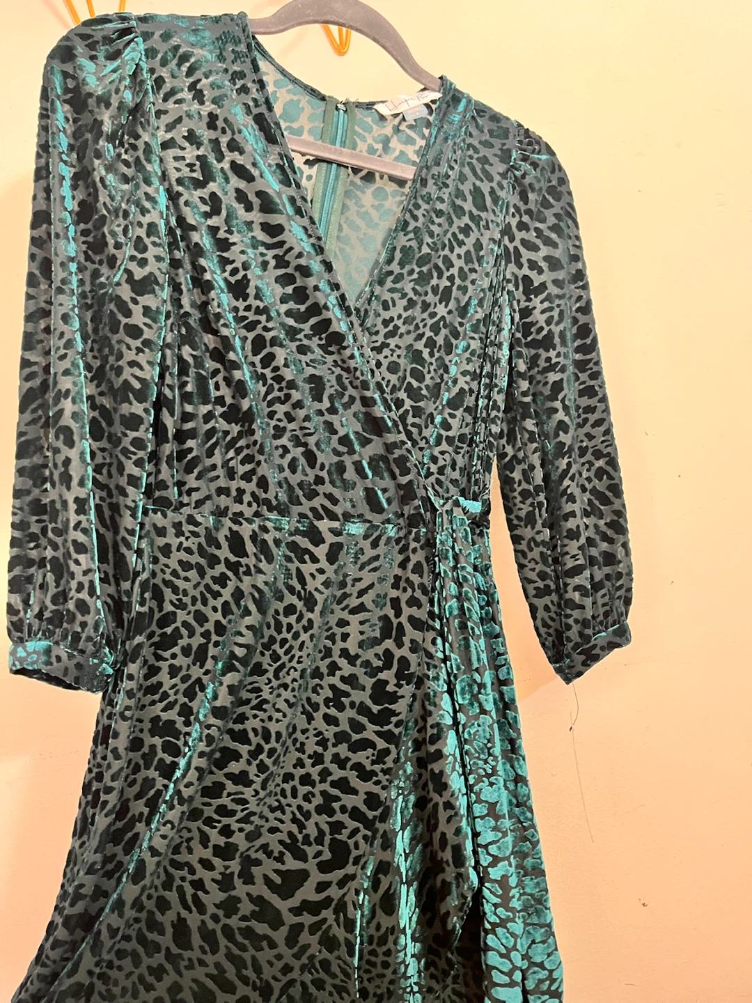 Harper Rose Green Velvet Leopard Print Wrap Dress Size 4 - photo 3
