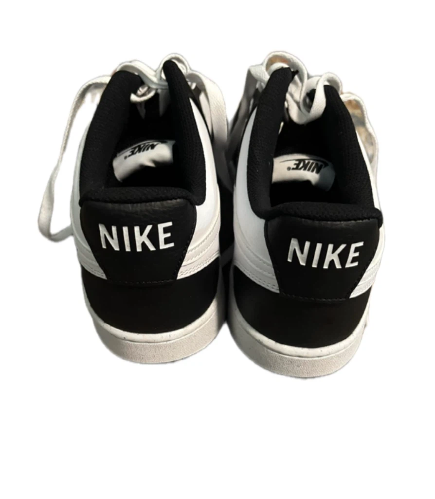 Nike Men's Black and White Low Top Sneakers