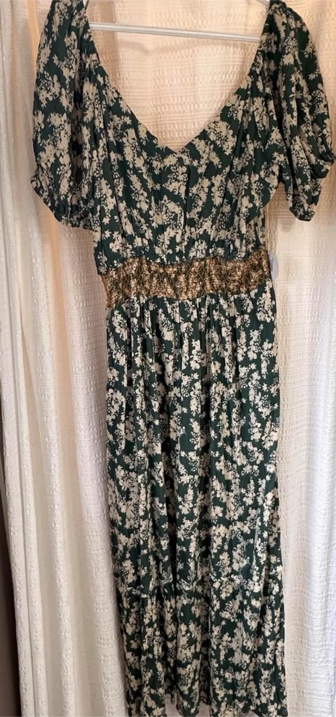Green NWT Floral Maxi Dress with Smocked Waist XL