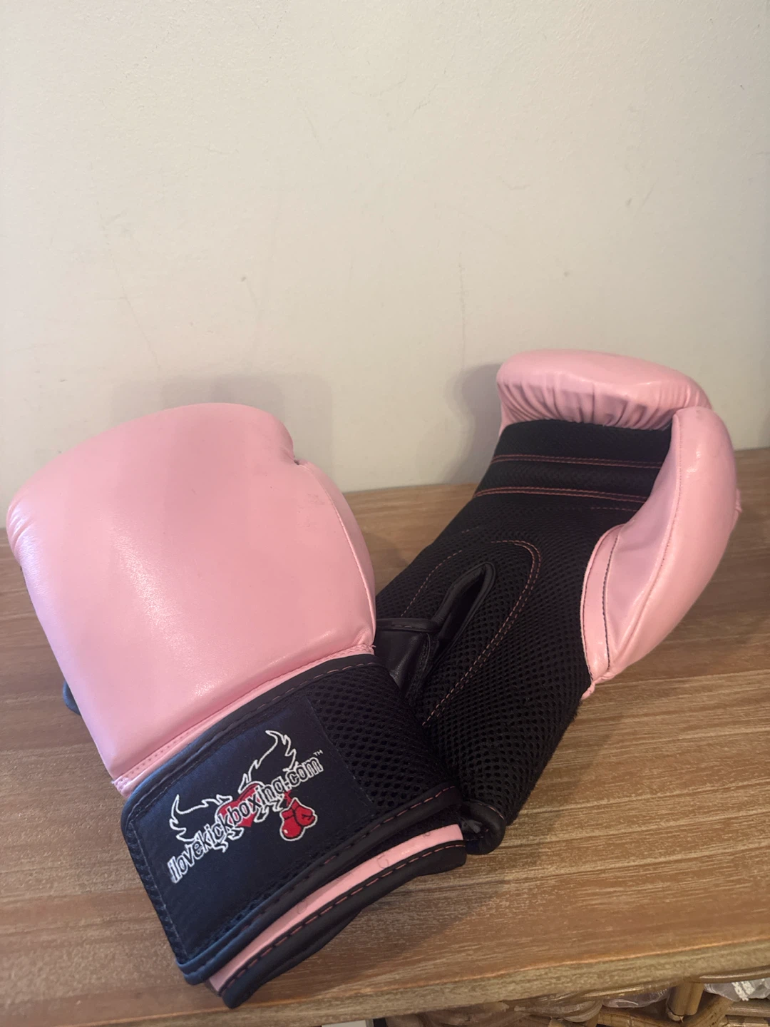 Pink Century & Ilovekickboxing.com Boxing Gloves - photo 4