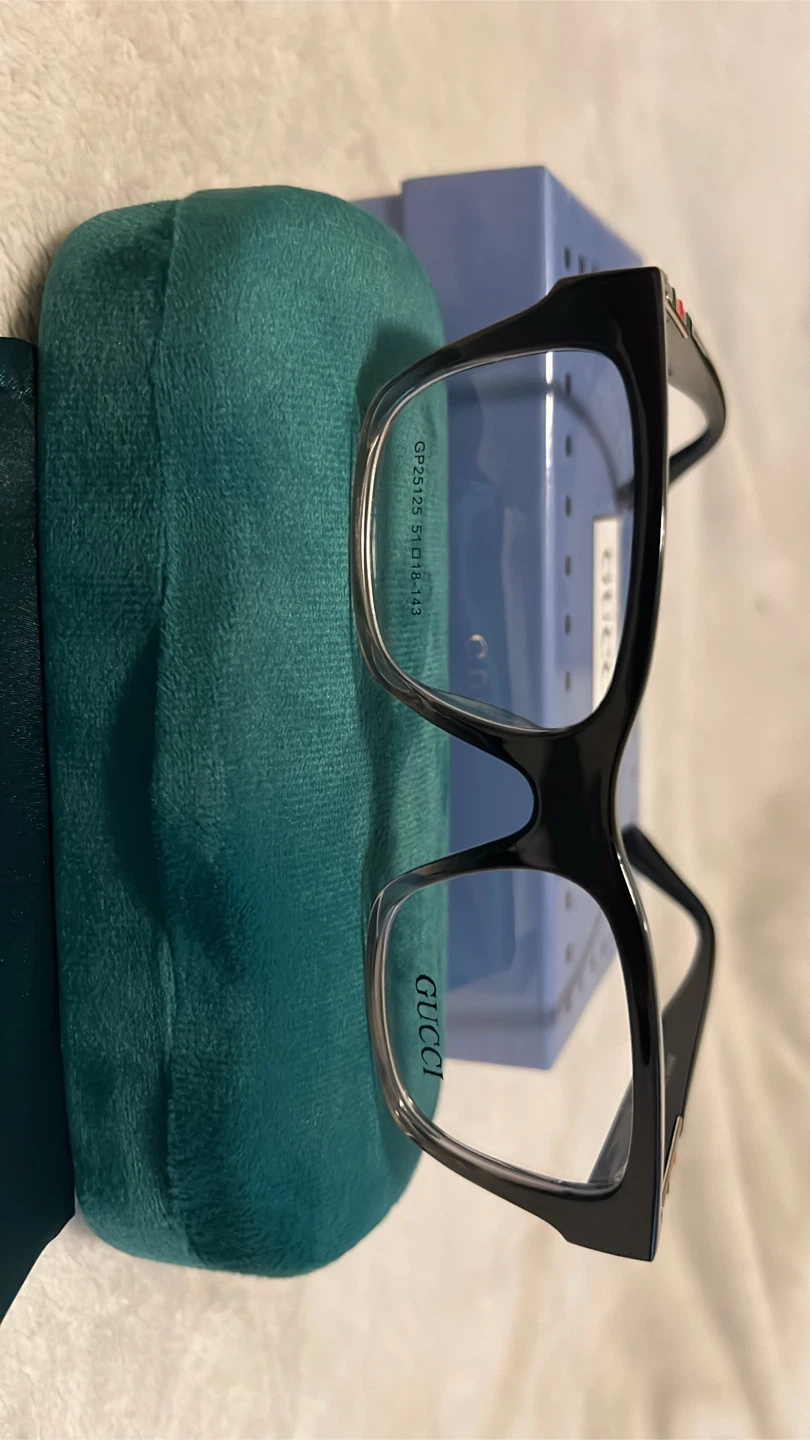 Gucci Eyeglasses with Case - photo 2