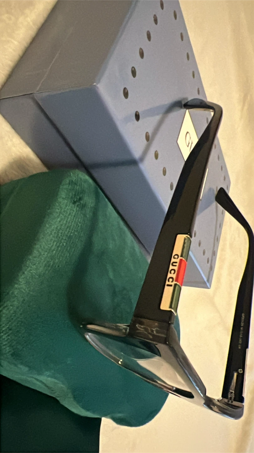 Gucci Eyeglasses with Case - photo 3