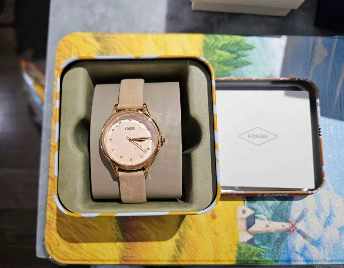 Fossil Women's Watch with Beige Strap - NEED TO SELL EVERYTHING - photo 2