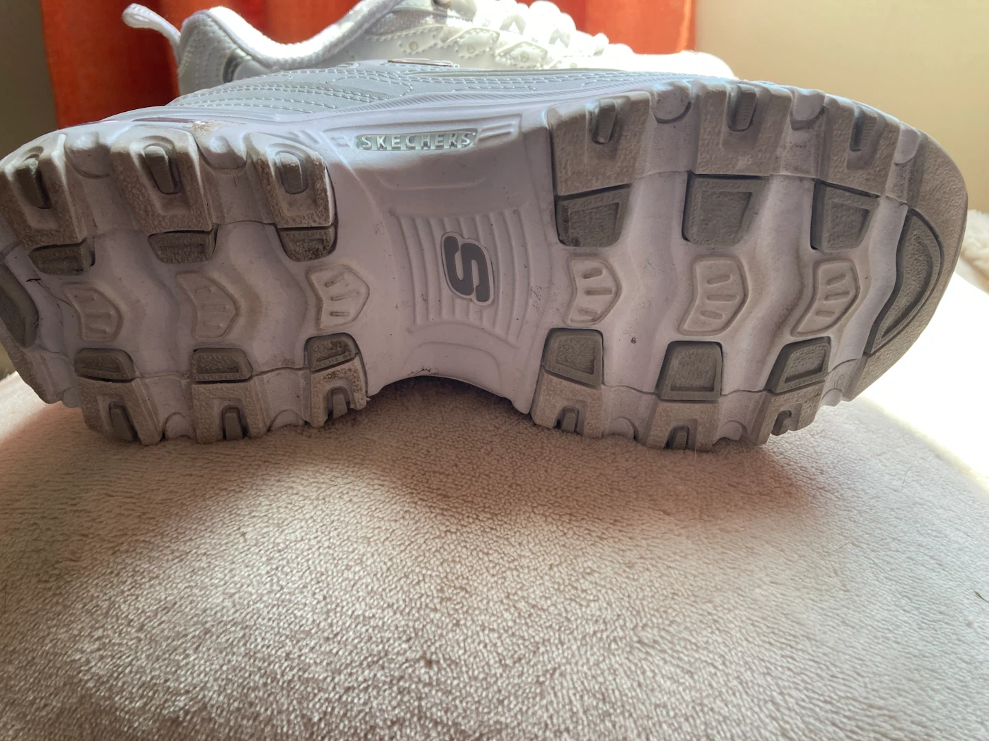 White Sketchers D’lites - Size 5 - photo 3