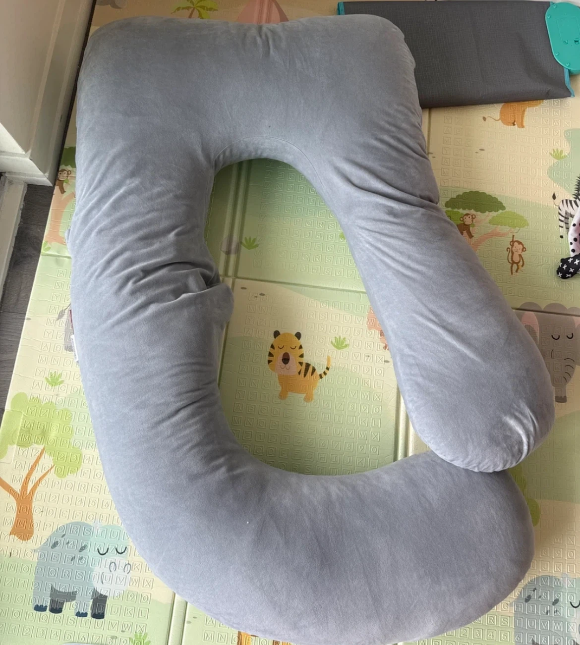 U-Shaped Maternity Pillow - photo 2