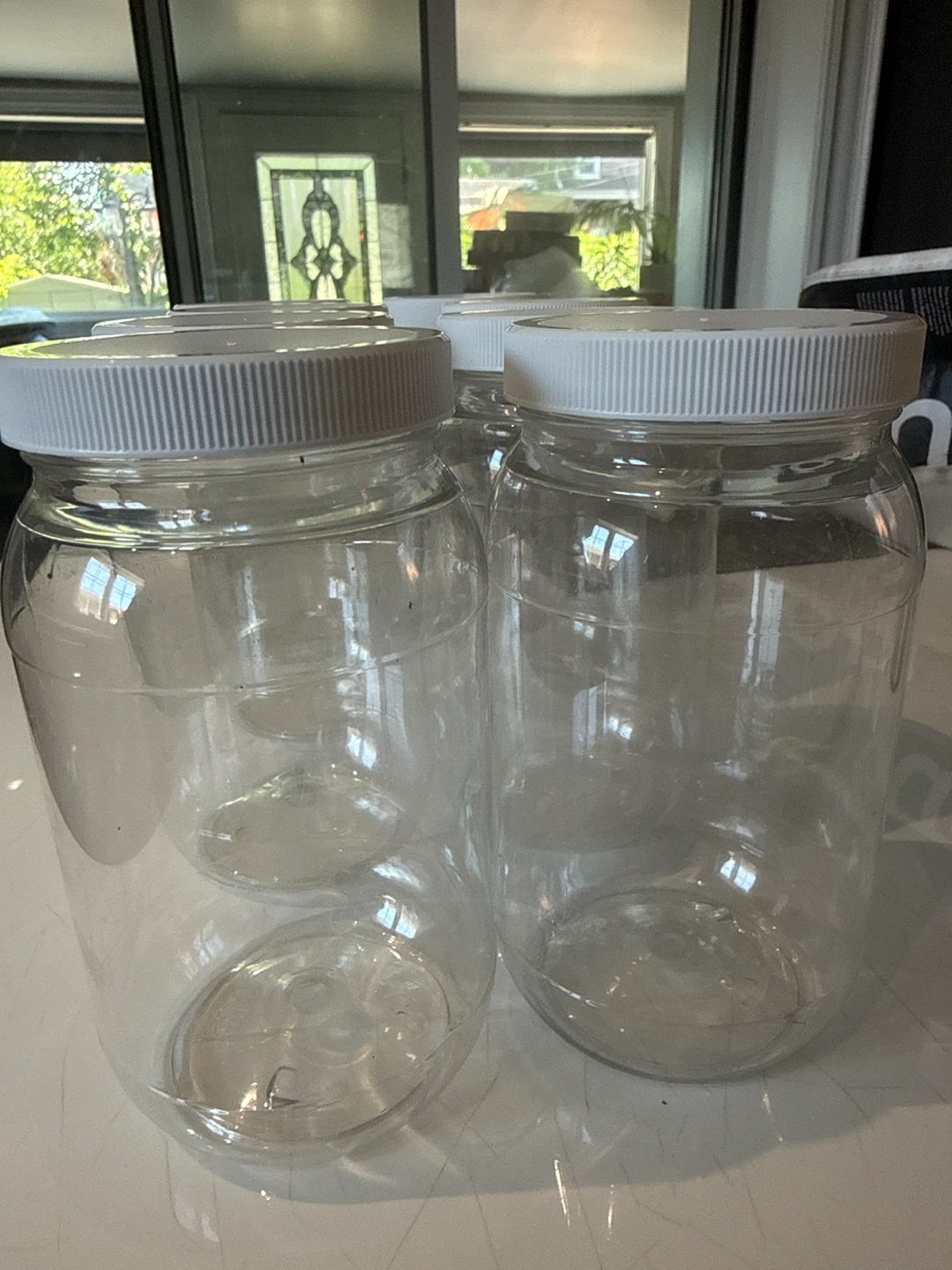 Set of 8 Clear Plastic Jars with White Lids - photo 3