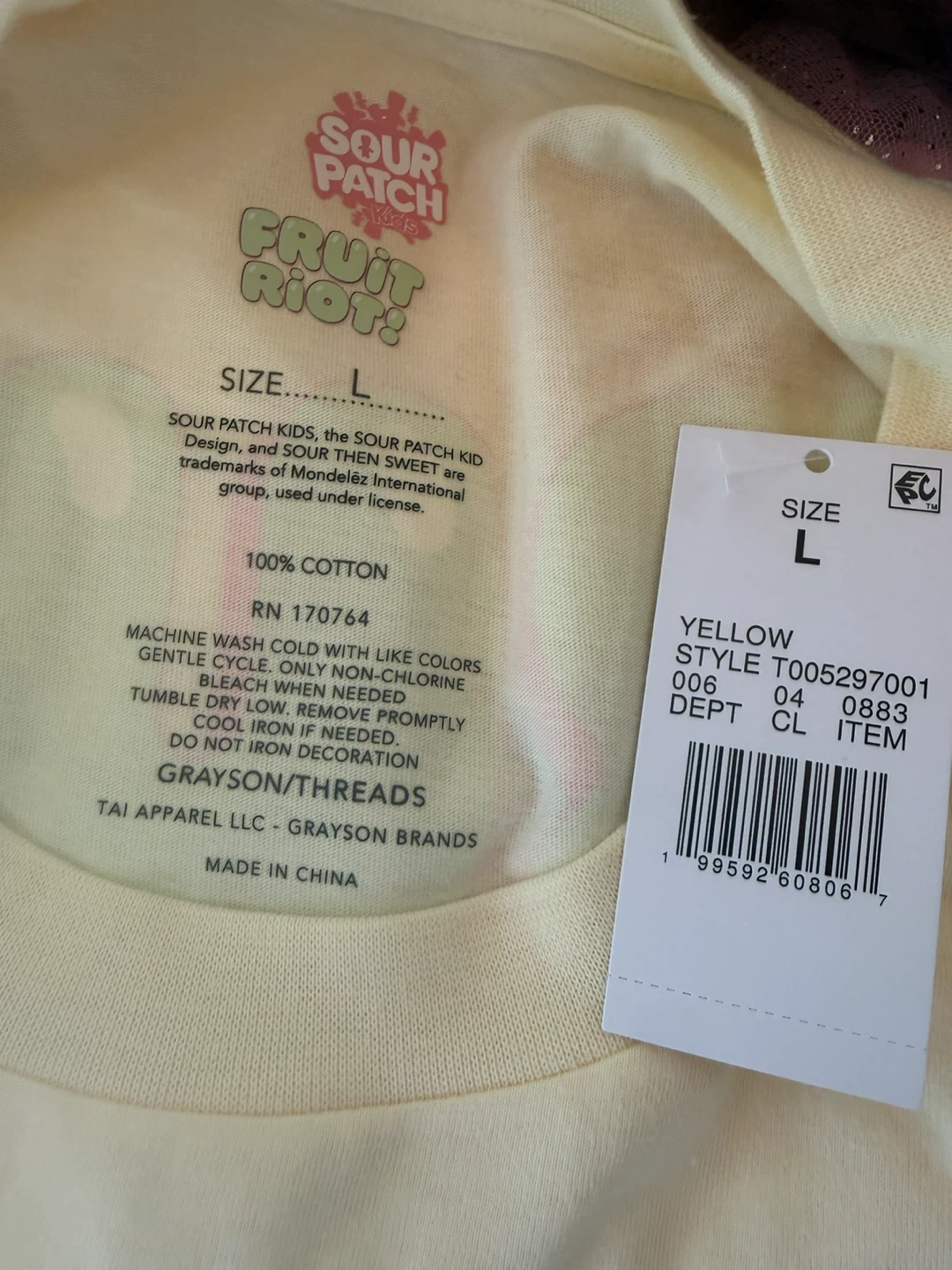 Sour Patch Kids "Fruit Riot!" Graphic T-Shirt - photo 4