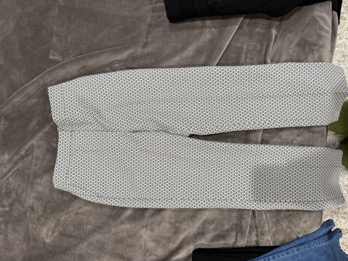 CLOSET CLEANING 5 bottoms for $50 - photo 5