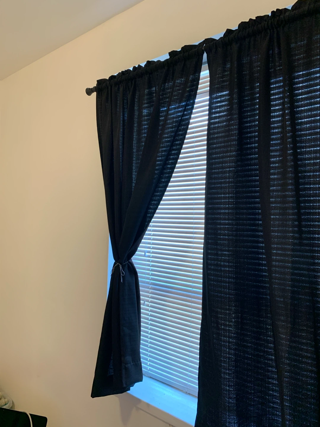 Short black curtains - photo 2