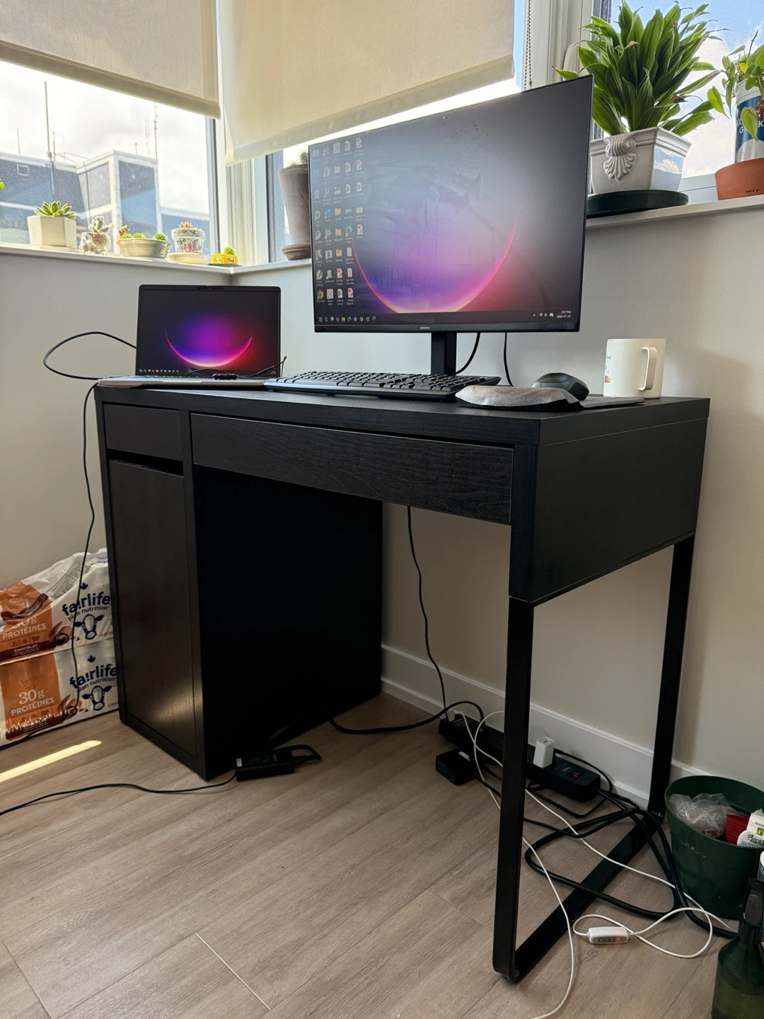 IKEA MICKE Desk - photo 2