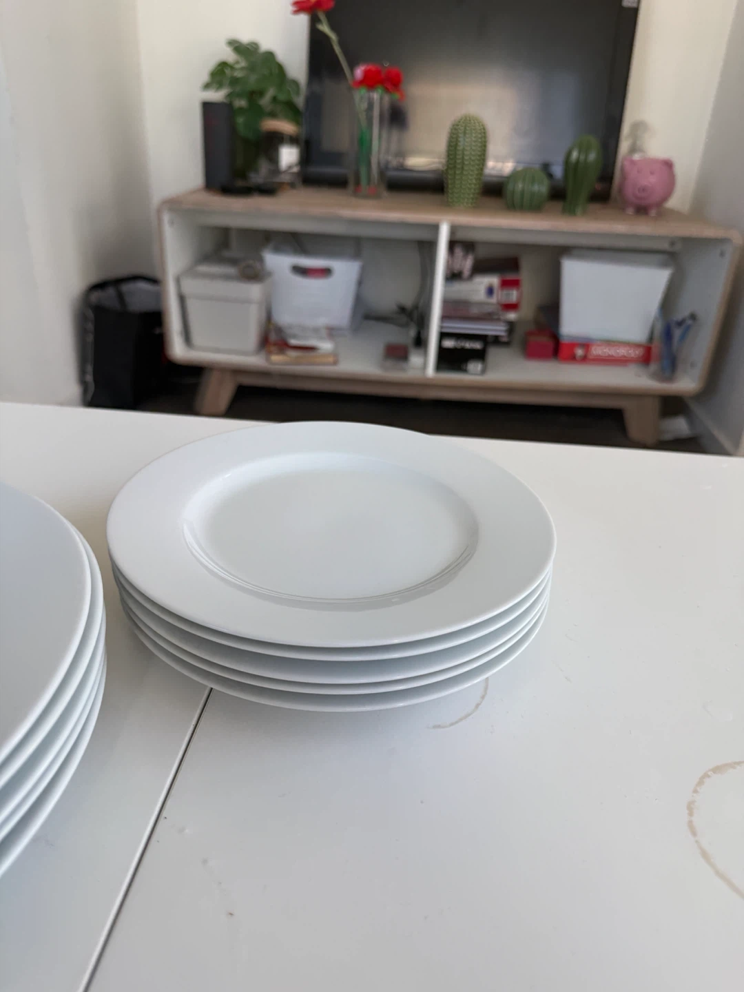 Set of 5 white dinner plates (large & small) - photo 2