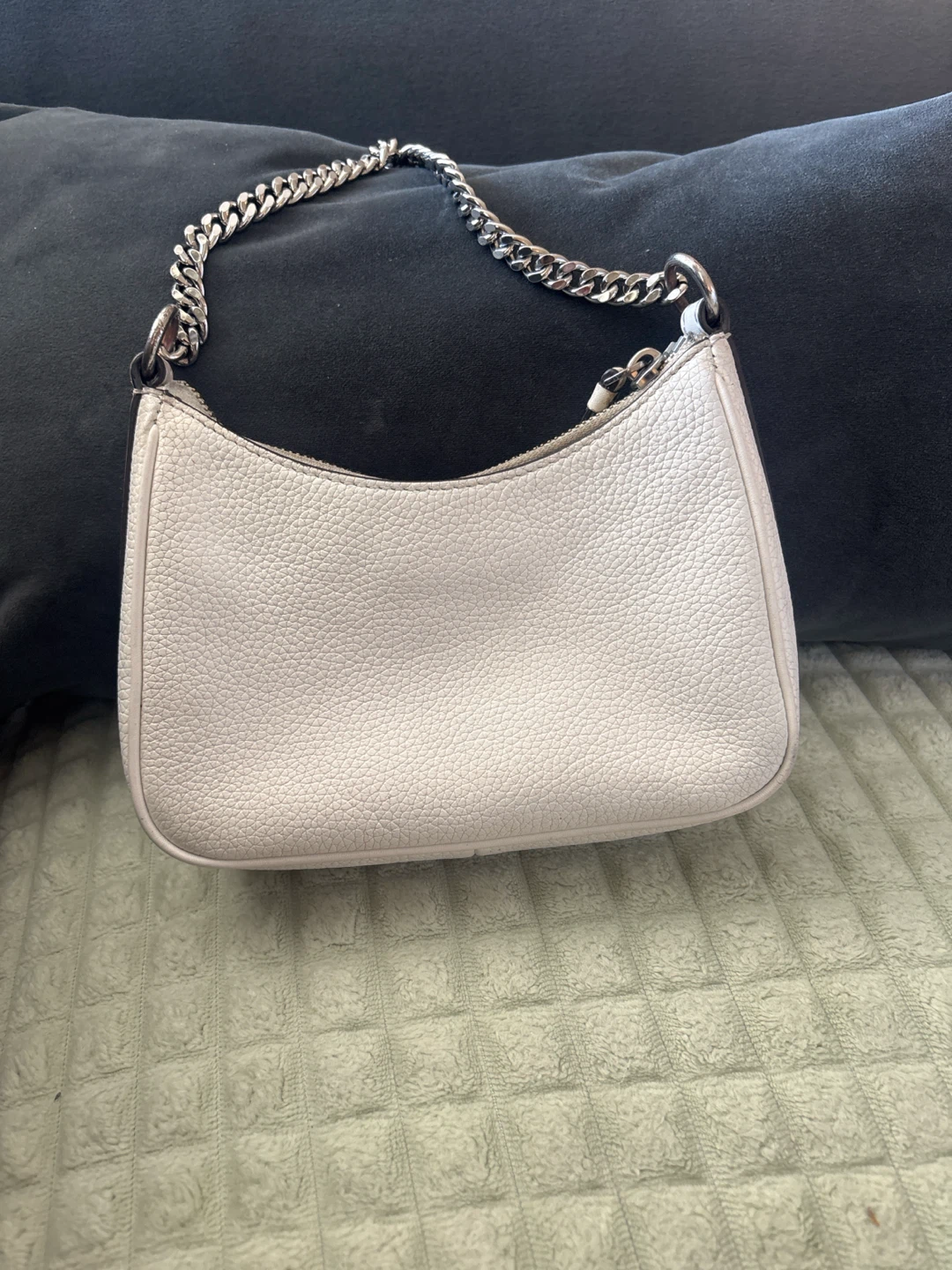 Michael Kors White Leather Shoulder Bag with Silver Chain - photo 2