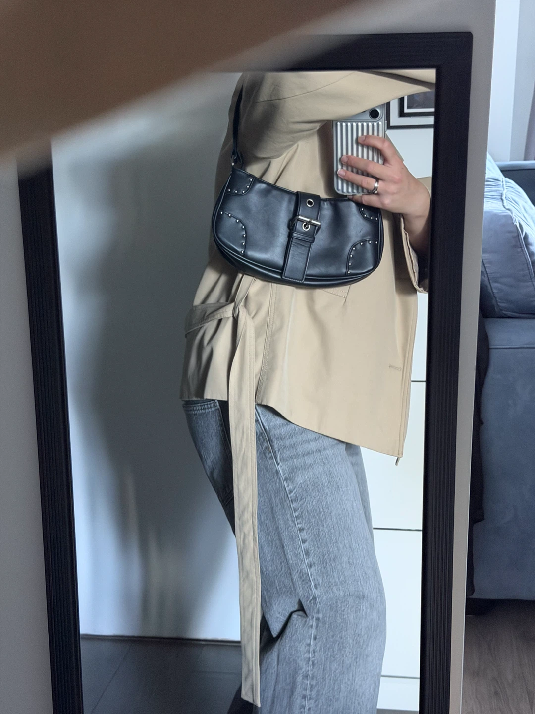 Black shoulder bag with silver stud details - photo 4