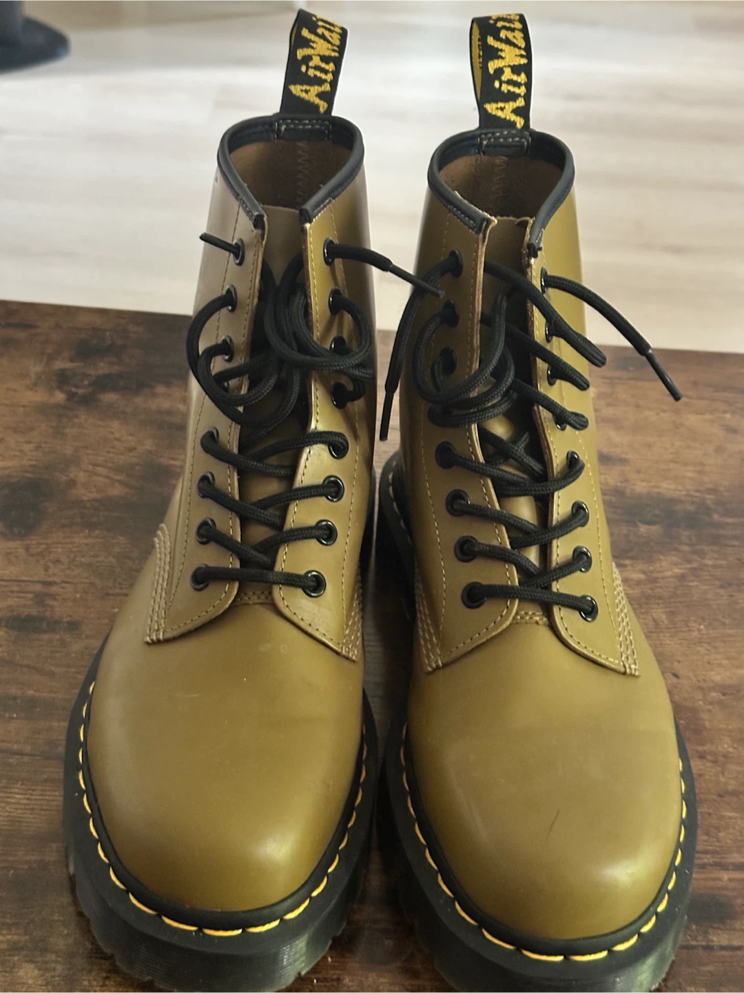 Dr. Martens 1460 Boots - Olive Smooth