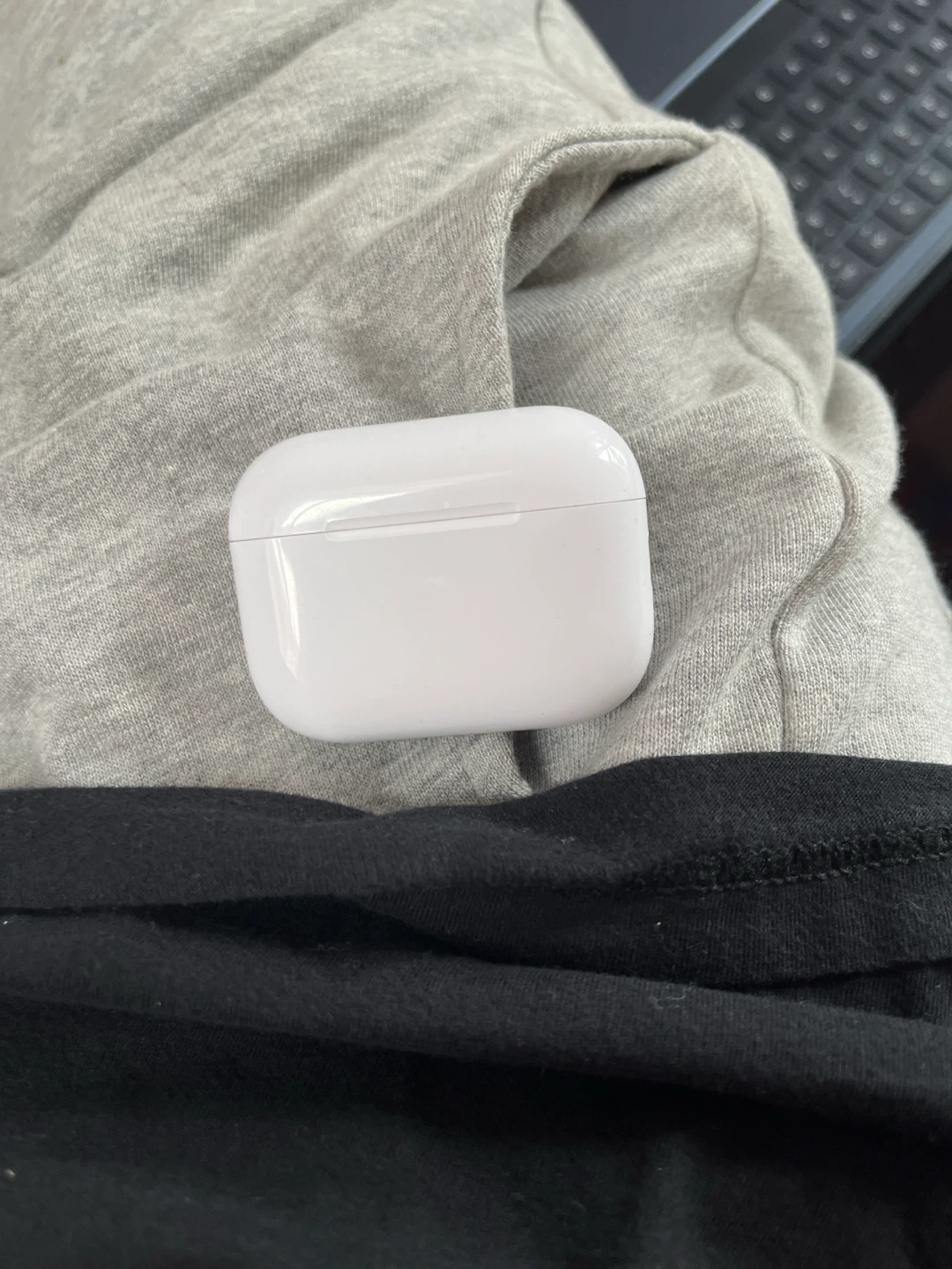 Apple AirPods Pro PRICE NEGOTIABLE - photo 2