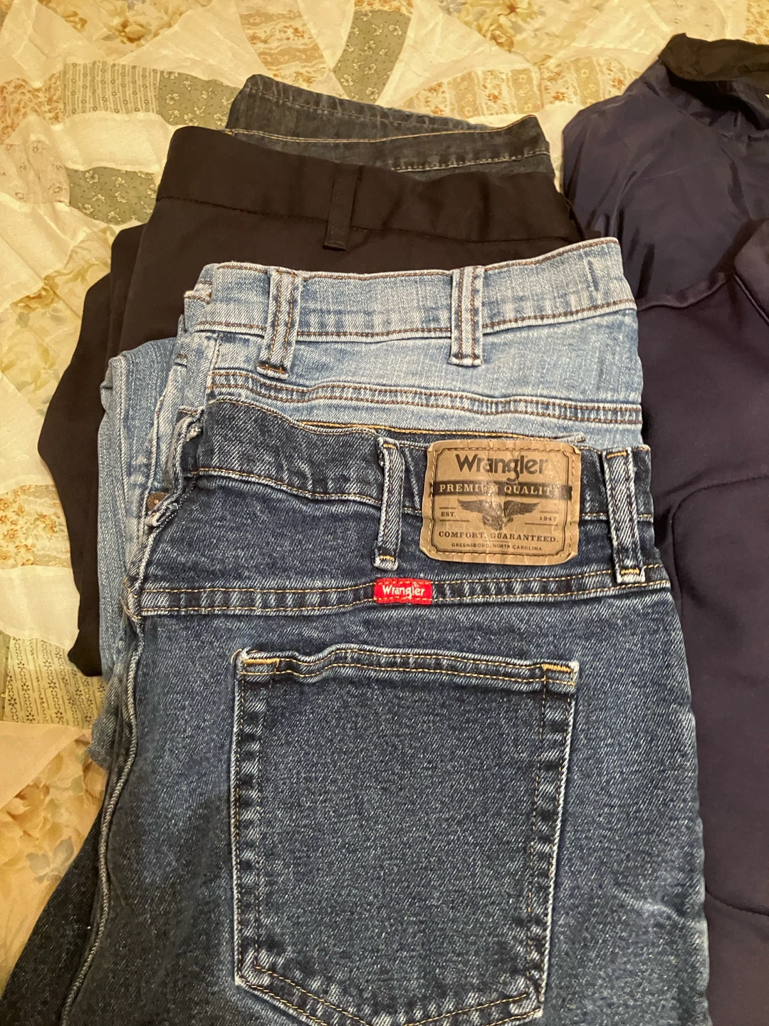 4 Large Bags of Men’s Clothing - L/XL - photo 4