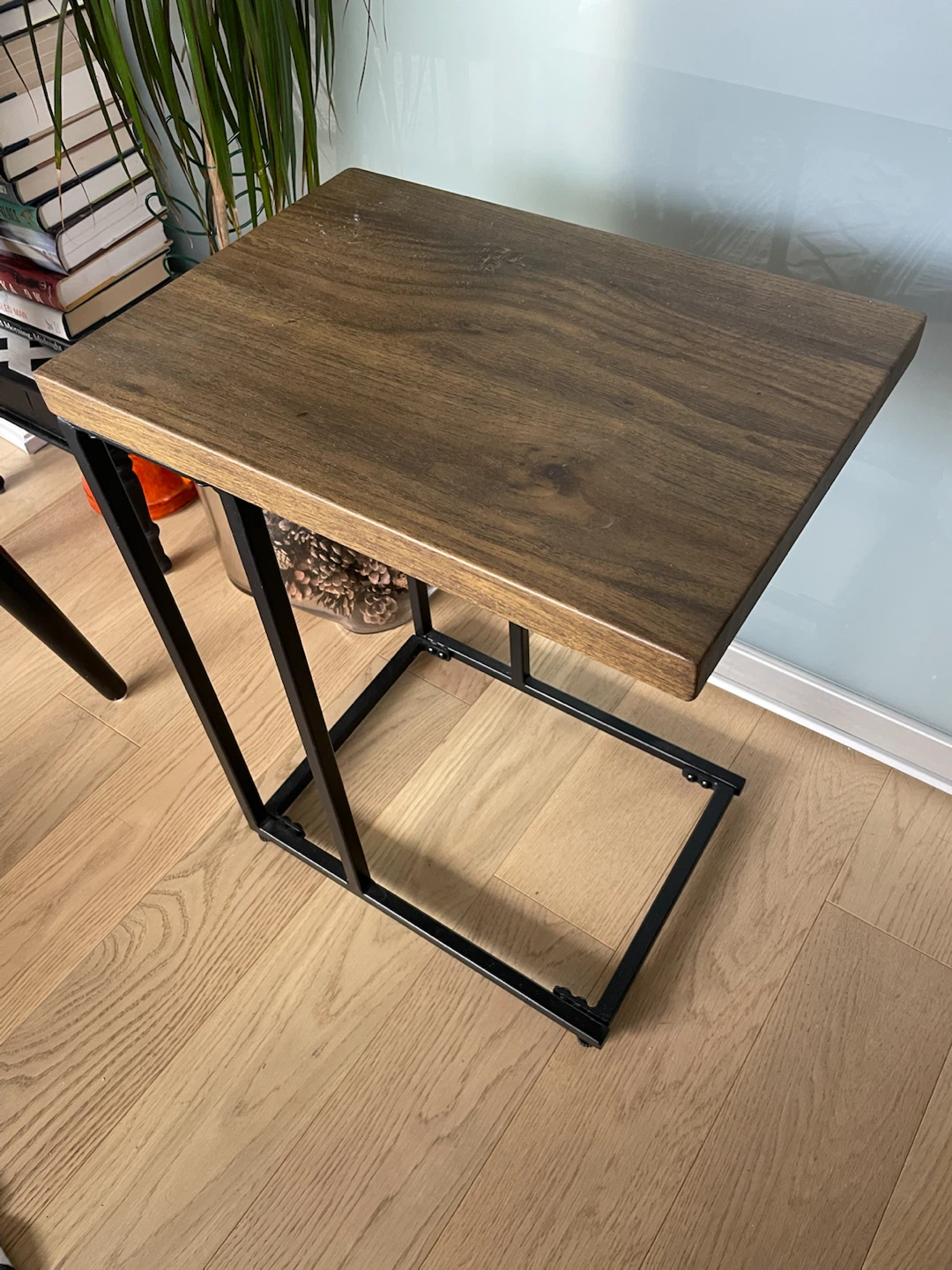 Metal C-Table