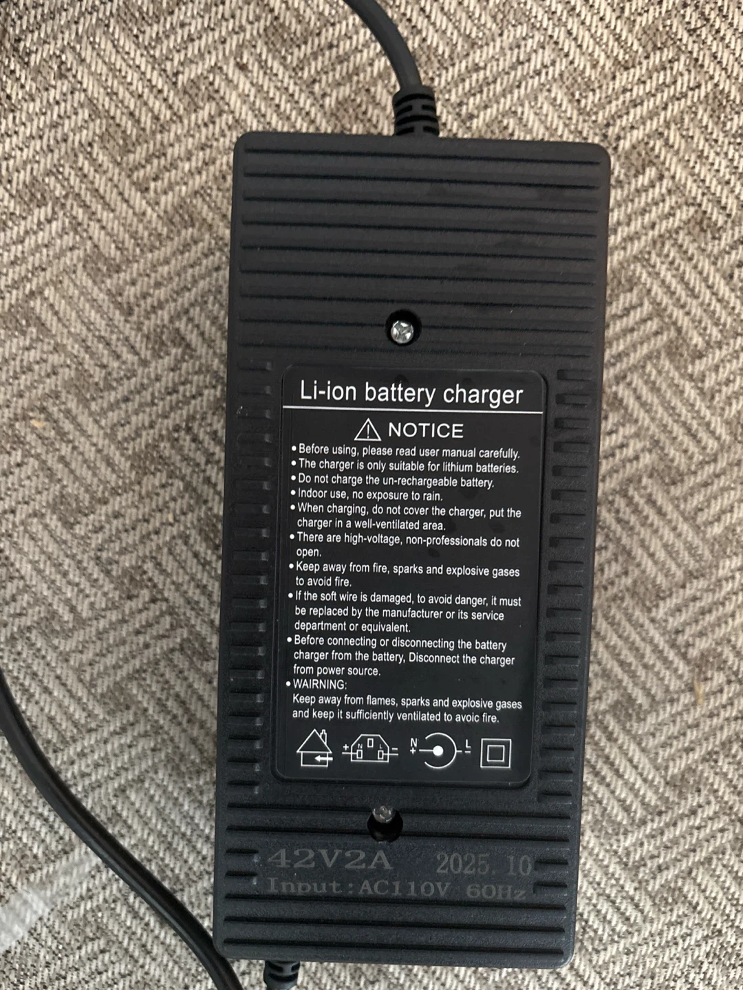 Ladped Electric Scooter Charger - photo 2