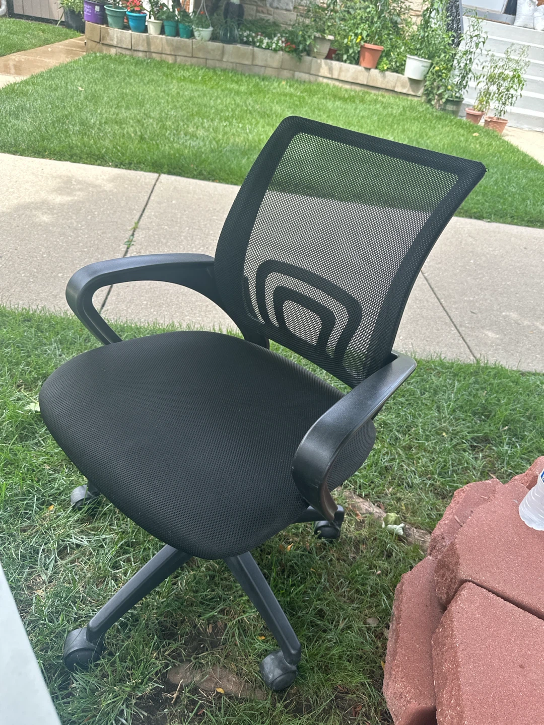 Black Mesh Office Chair - photo 2