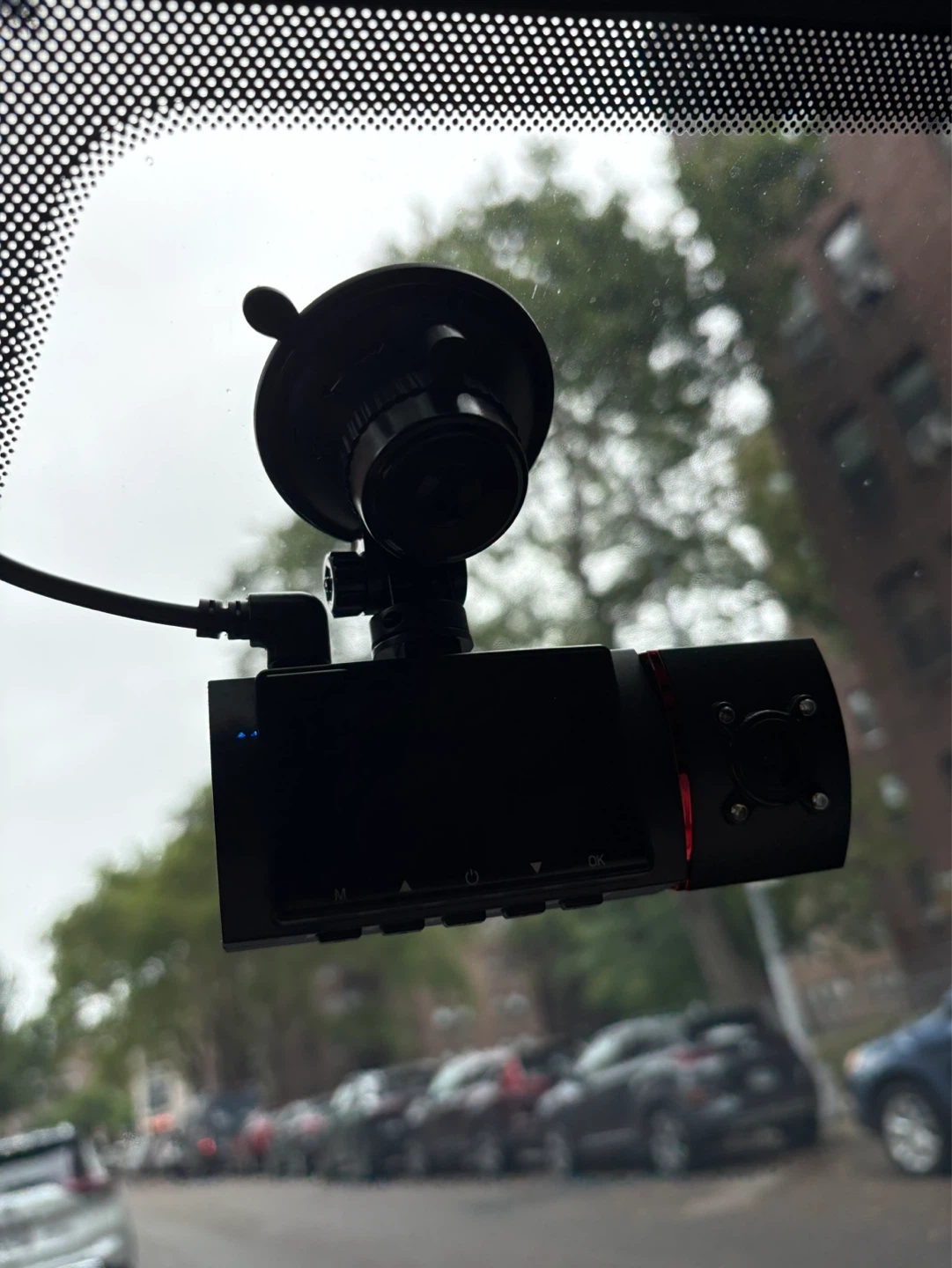 Car Dash Cam with Suction Cup Mount - photo 2