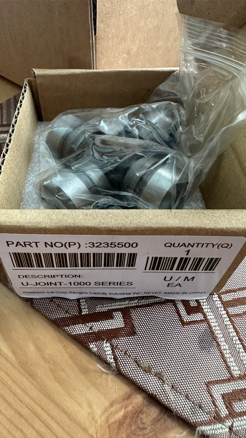 Vintage Universal Joint 30 × 94 U 220 GKN NOS - photo 2