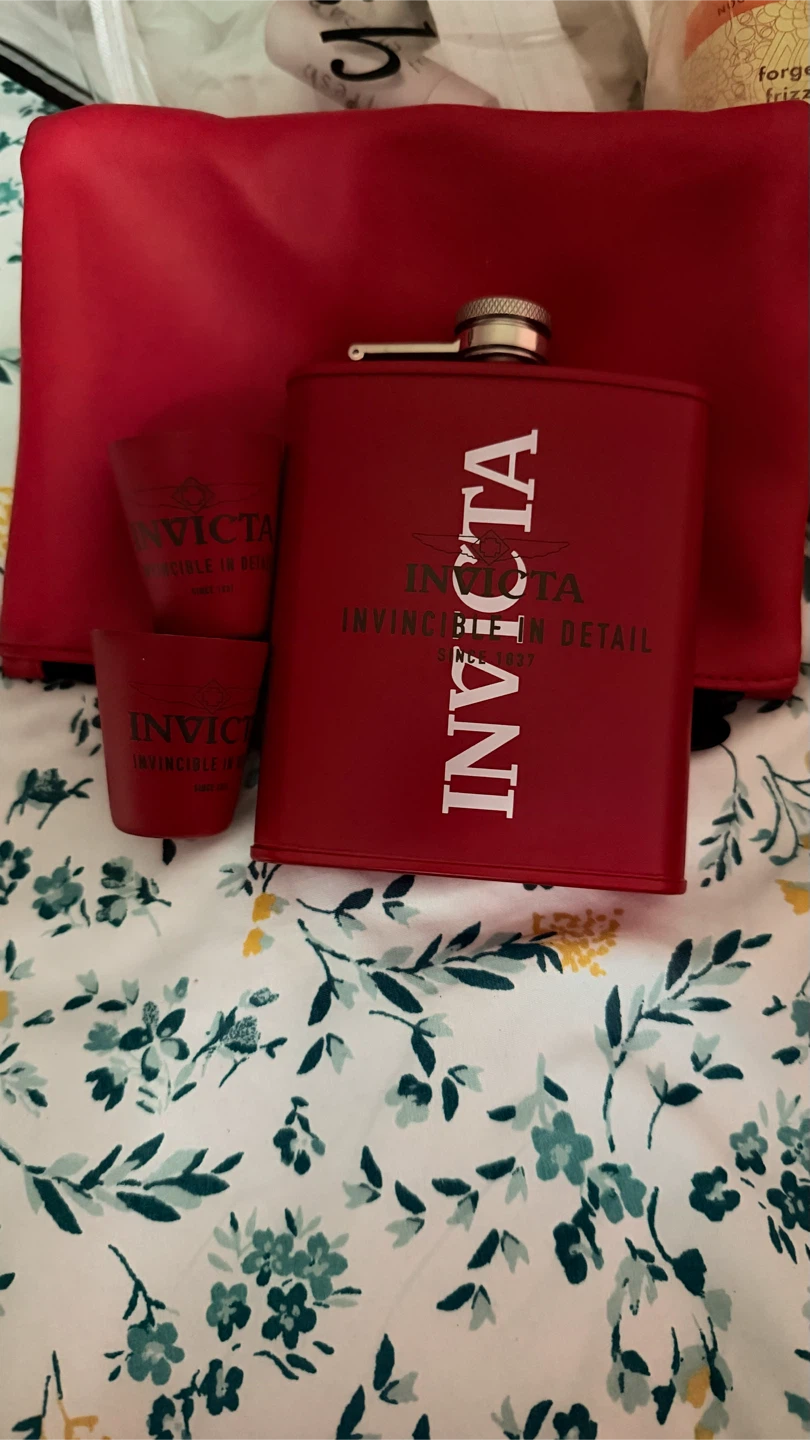 Invicta Flask Set with Shot Glasses