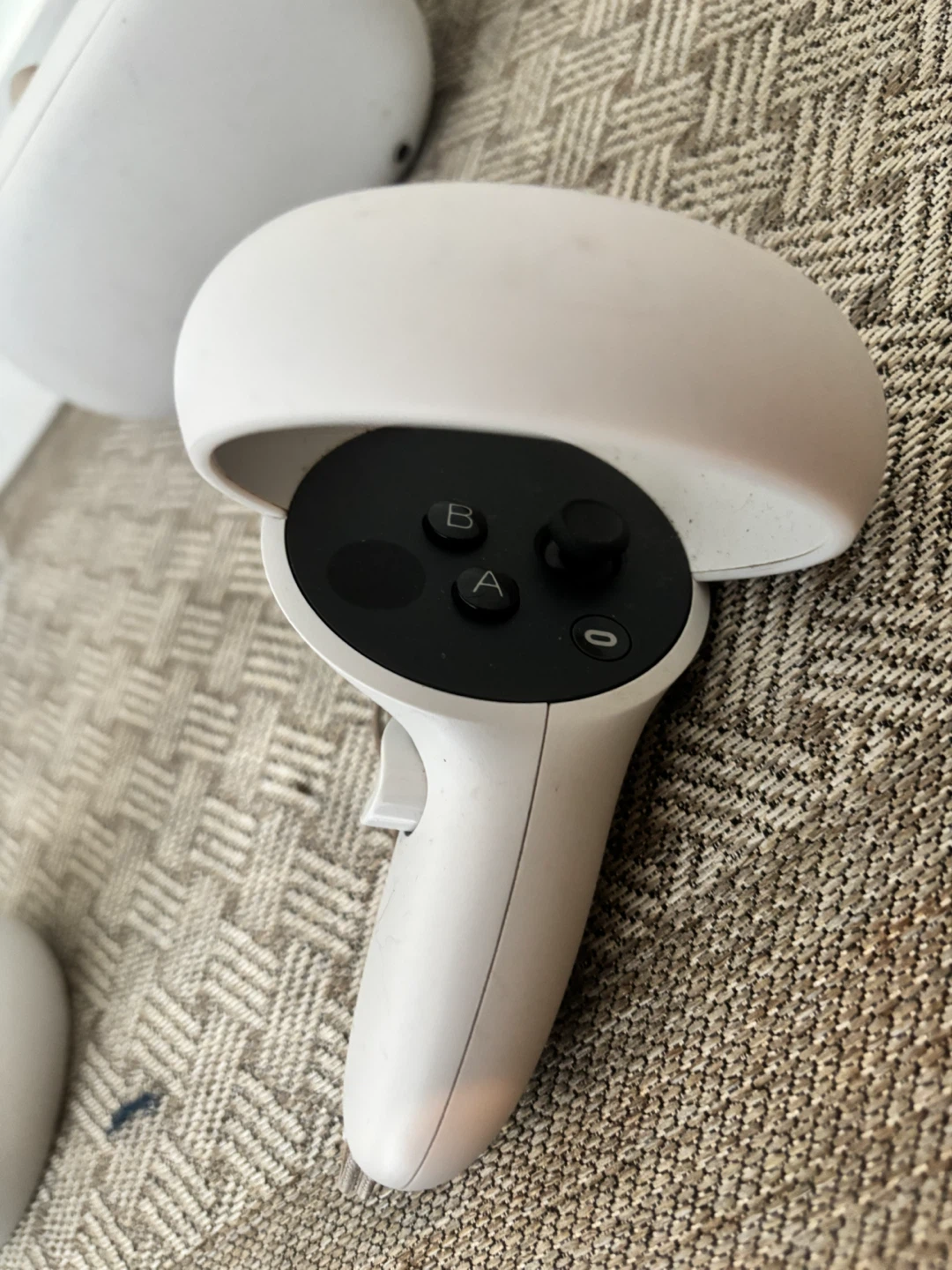 Meta Quest 2 + Controllers (Left & Right) - photo 3