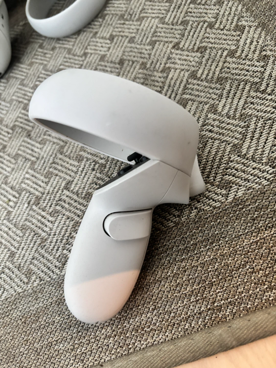 Meta Quest 2 + Controllers (Left & Right) - photo 5