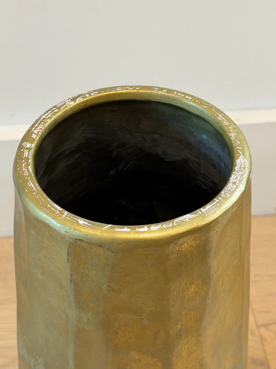 Gold Textured Vase - photo 4