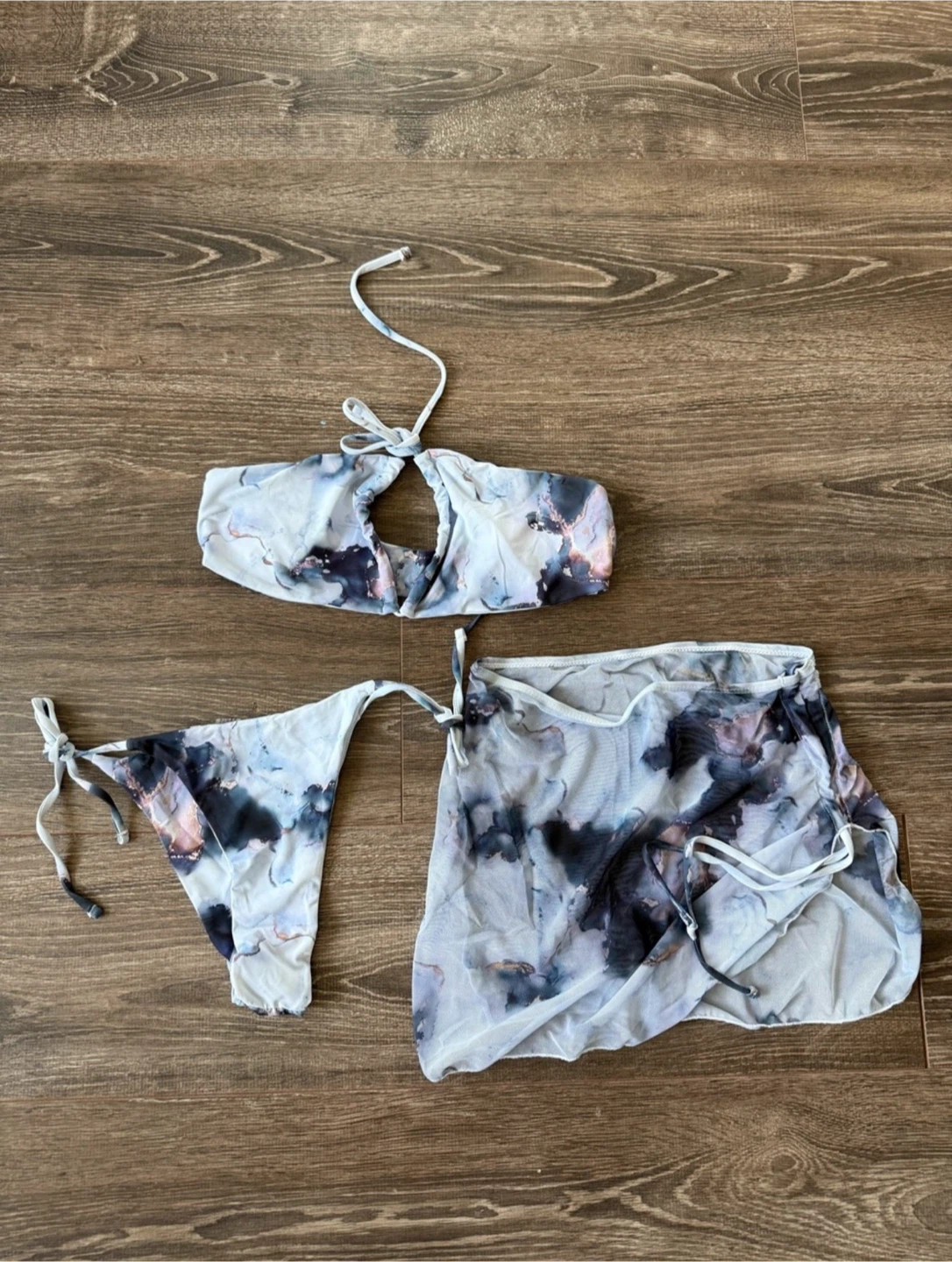 Brand new 3-Piece Swimsuit Bikini with Cover-Up Skirt size small