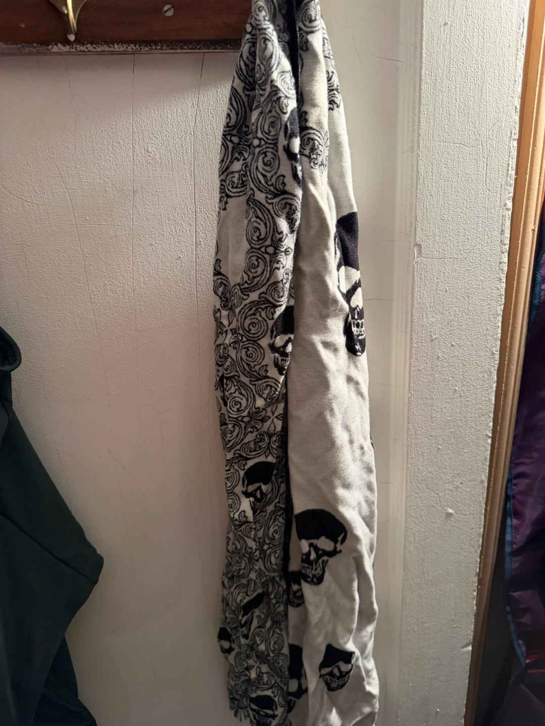 Reverse Print Skull Print Scarf - photo 3
