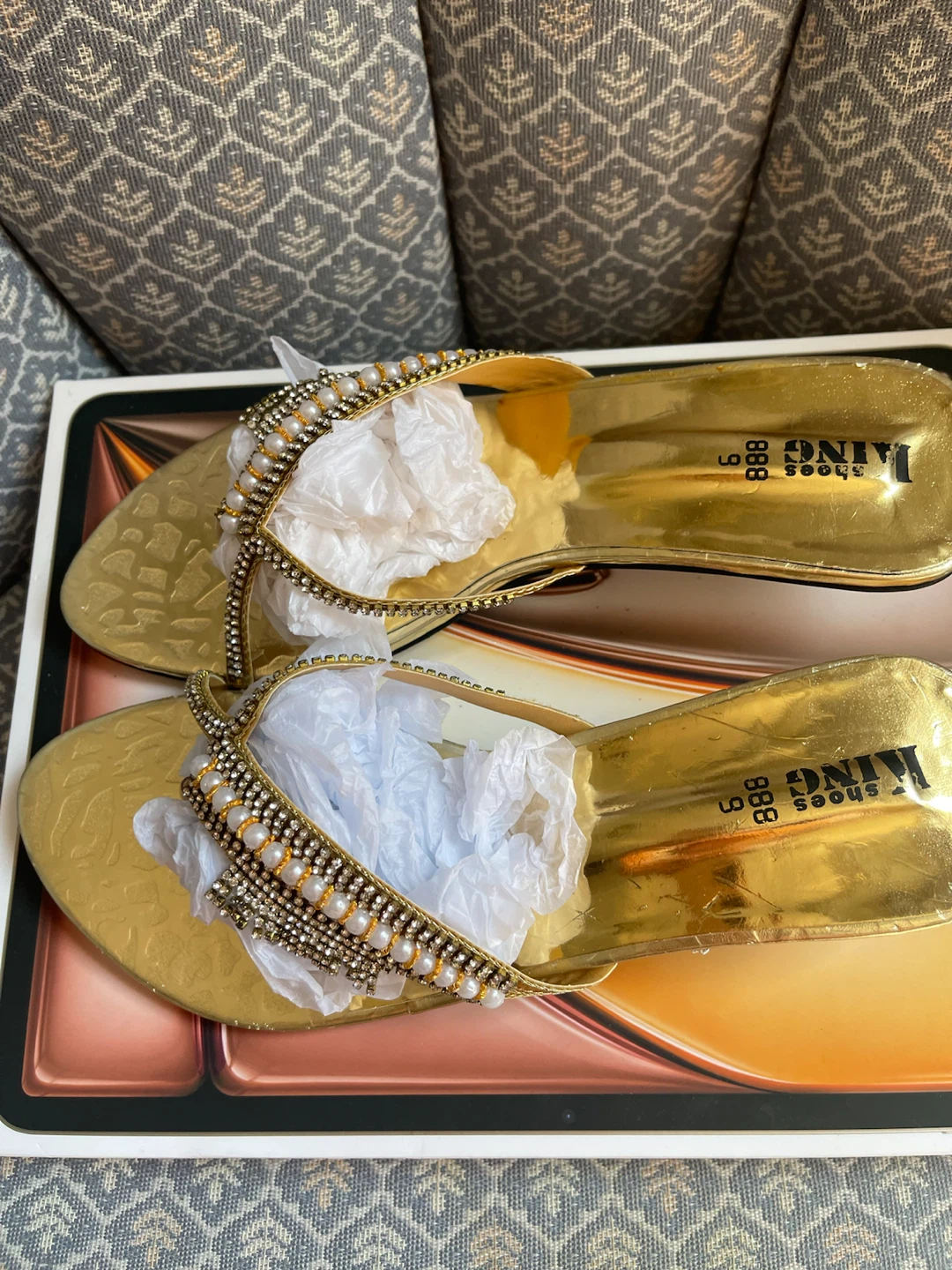 Gold Flip Flops sandals Size 6 - photo 2
