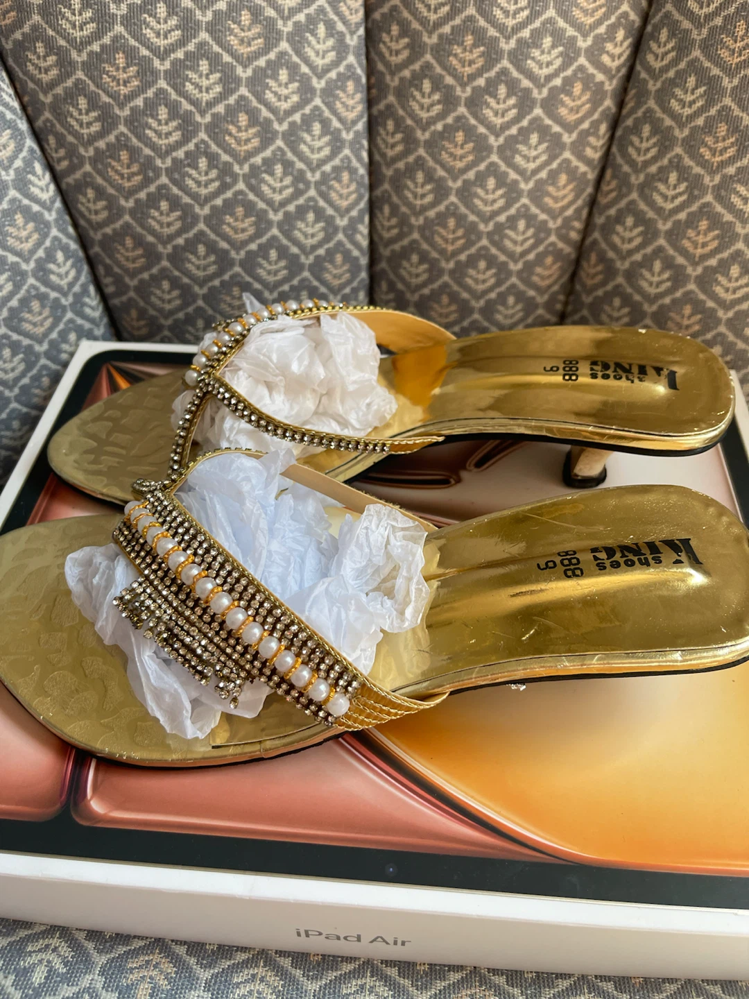 Gold Flip Flops sandals Size 6 - photo 3