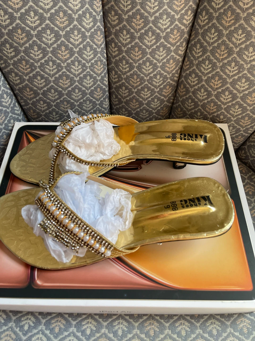 Gold Flip Flops sandals Size 6 - photo 4