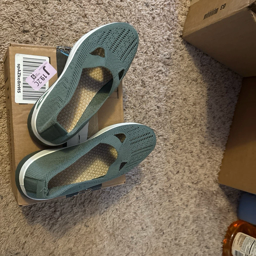 New women green canvas shoe