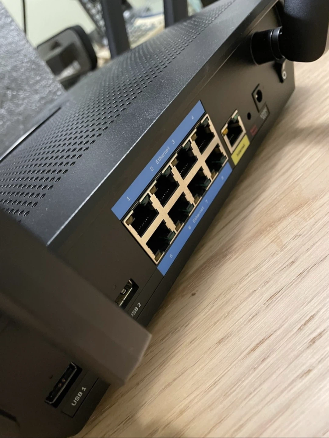 Linksys EA9500 Tri Band Wireless Router MU-MIMO (Max Stream) - photo 5