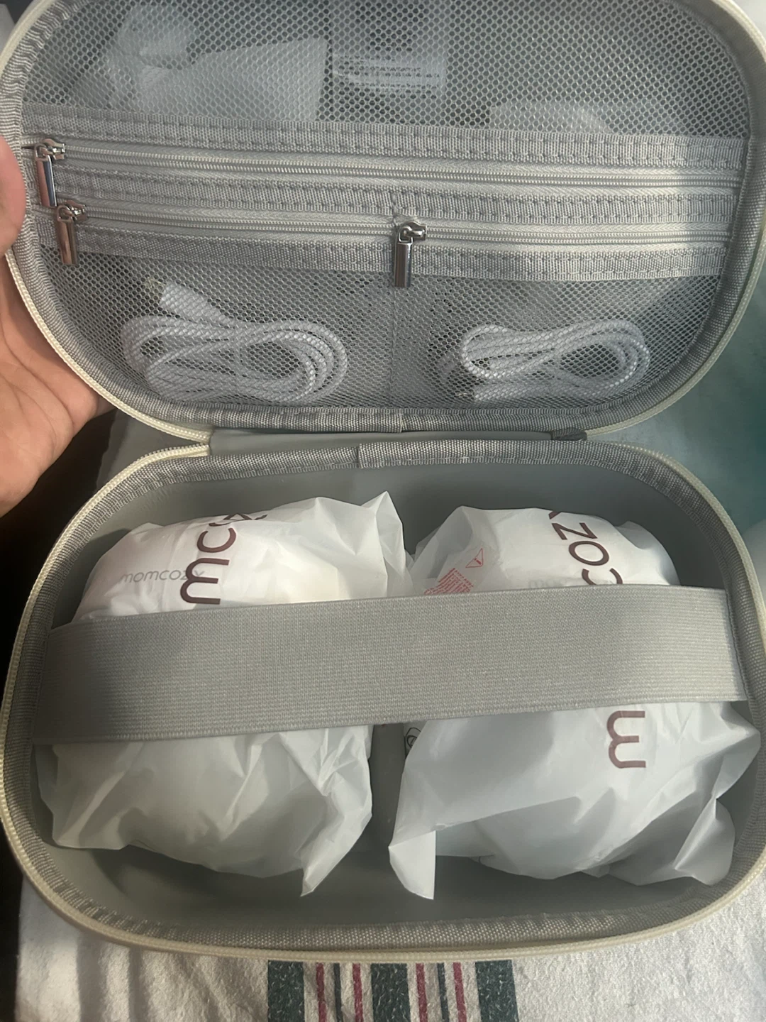 Momcozy m5 Wearable Breast Pump