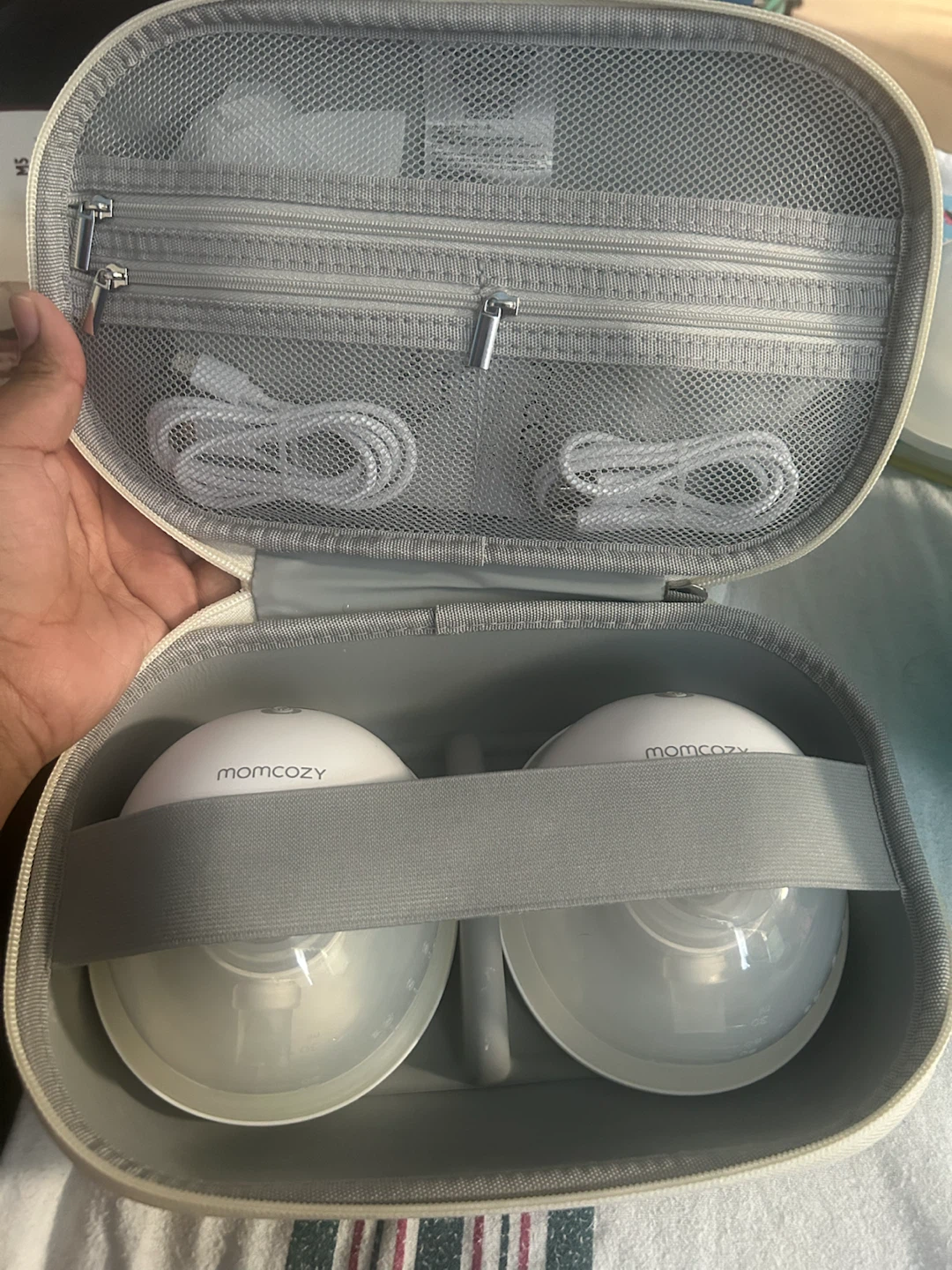 Momcozy m5 Wearable Breast Pump - photo 2