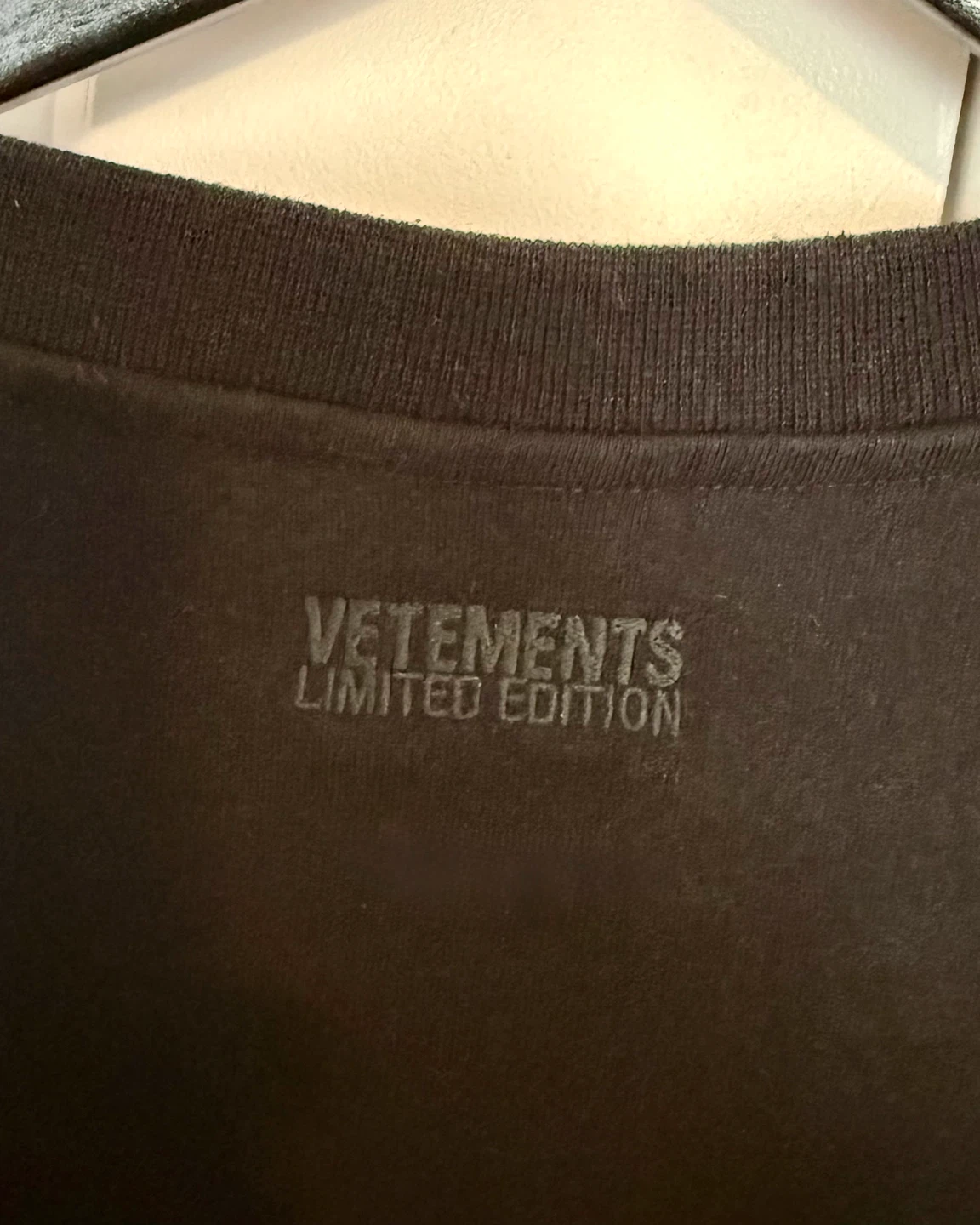 Vetements Gvasalia T-Shirt - photo 3