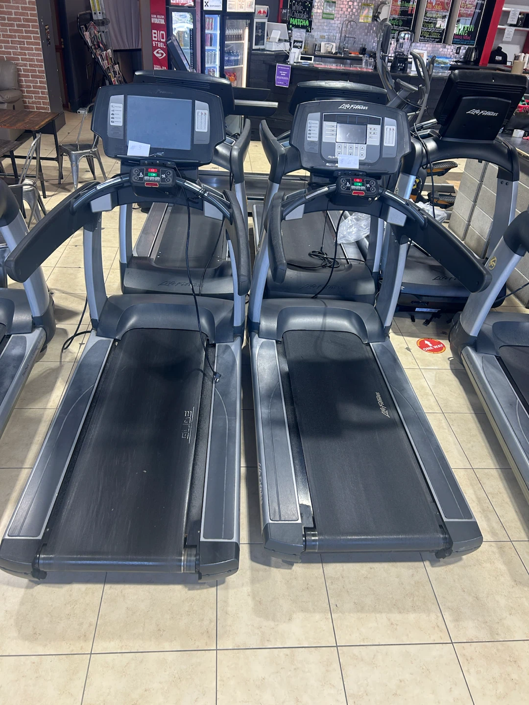 Life Fitness 95T Treadmill - photo 4