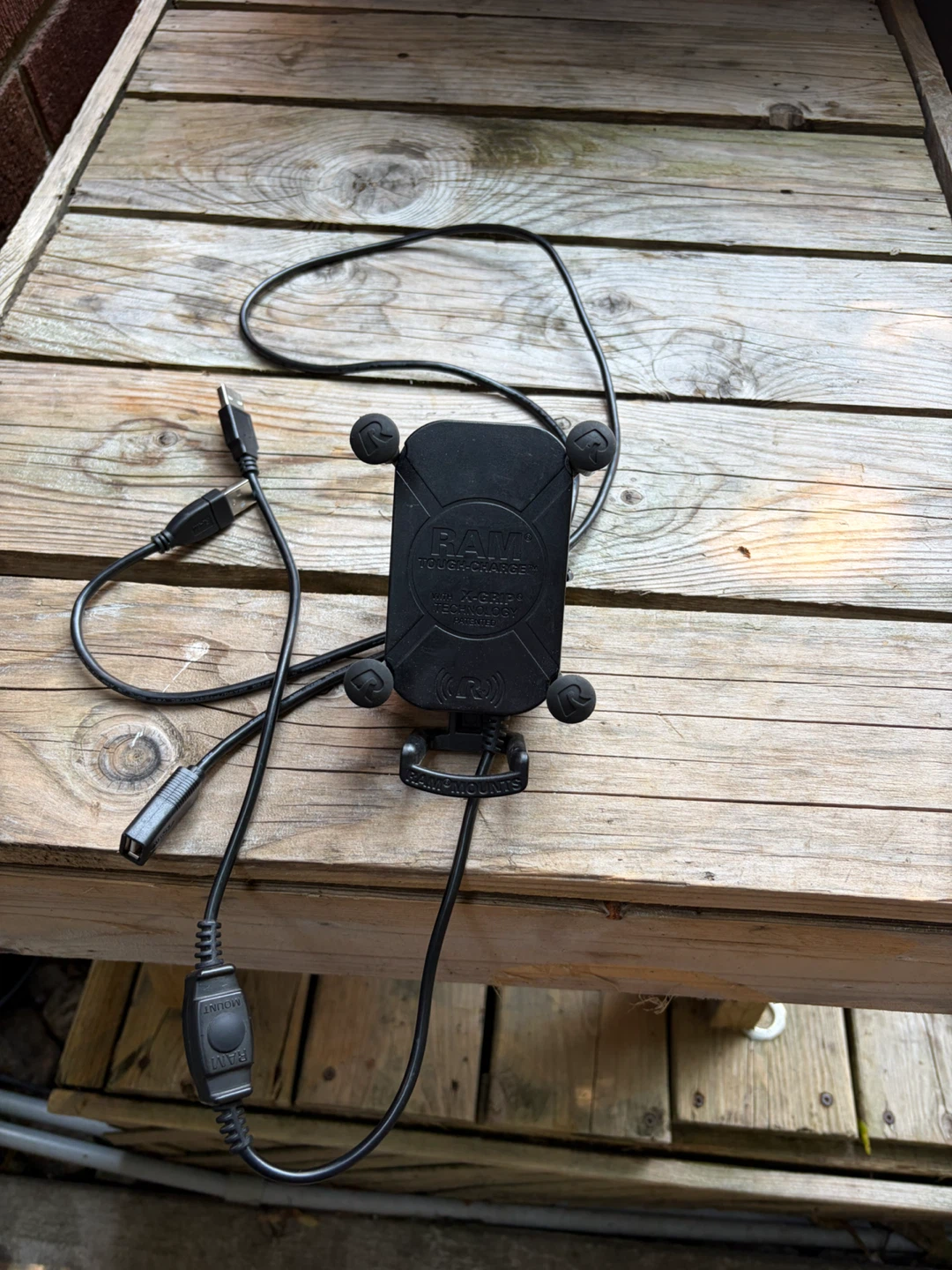 RAM X-Grip Phone Mount with USB Charger