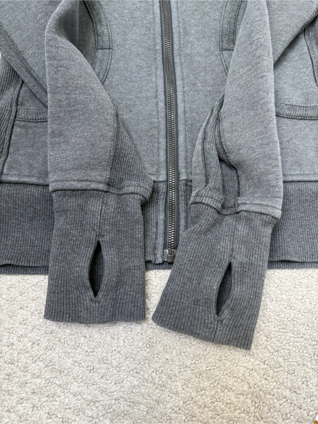 Lululemon Scuba Hoodie (heathered grey) - photo 5