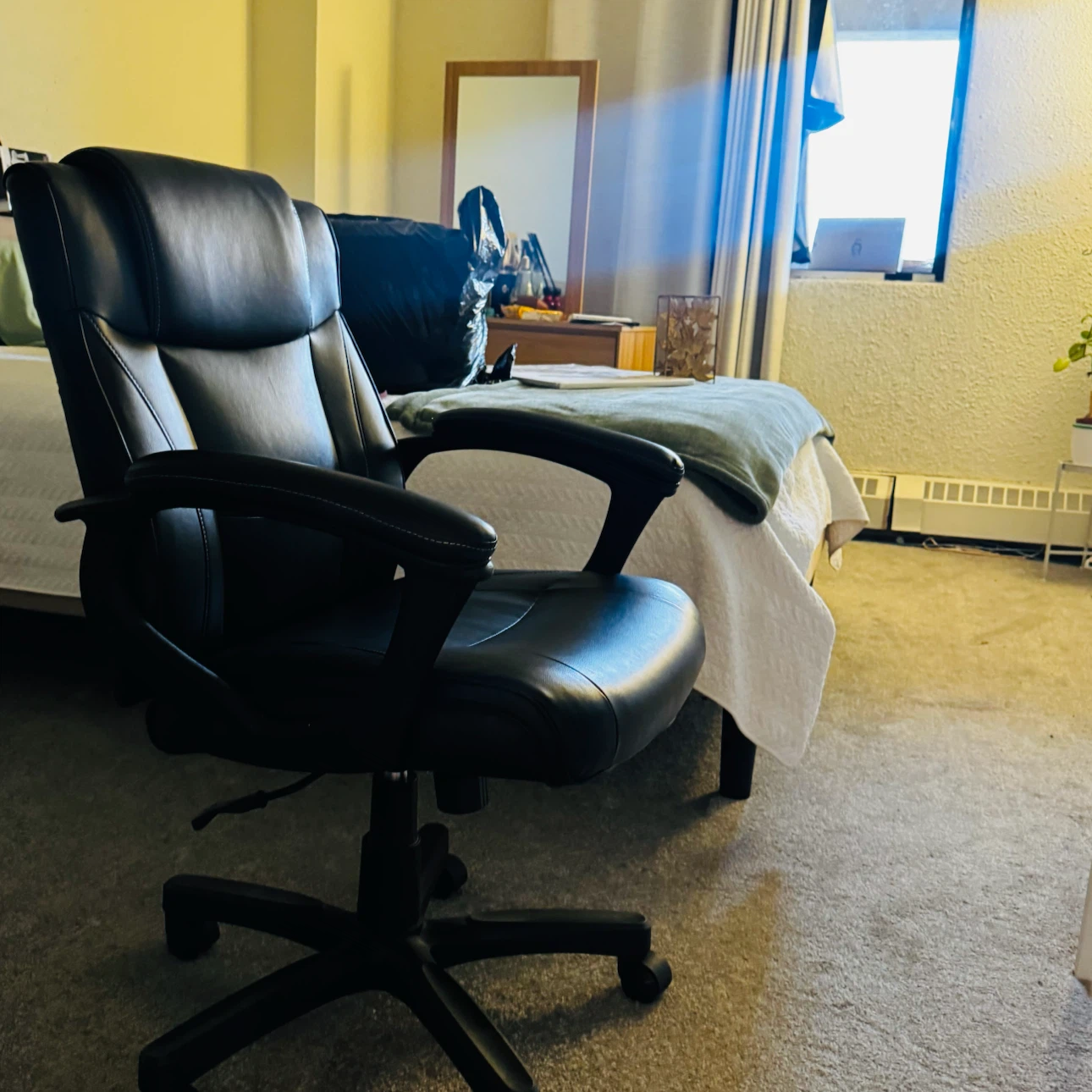 Black Office Chair and desk - photo 2