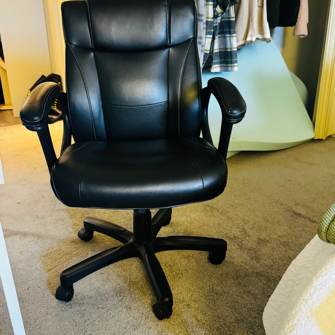 Black Office Chair and desk - photo 4
