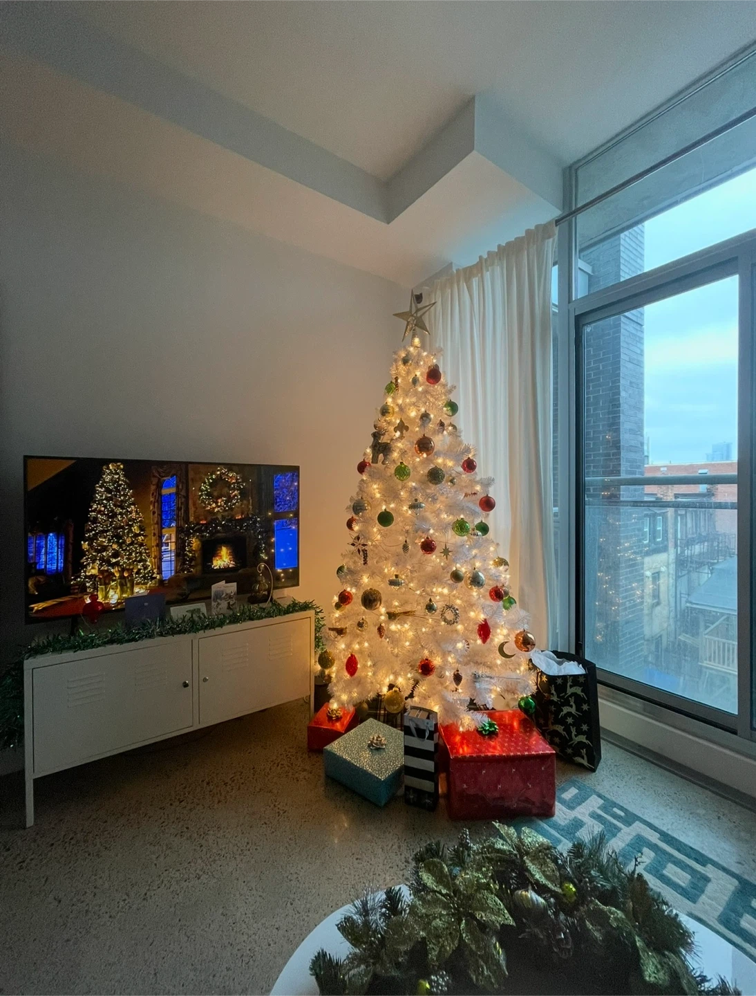 7ft white Christmas tree - photo 4