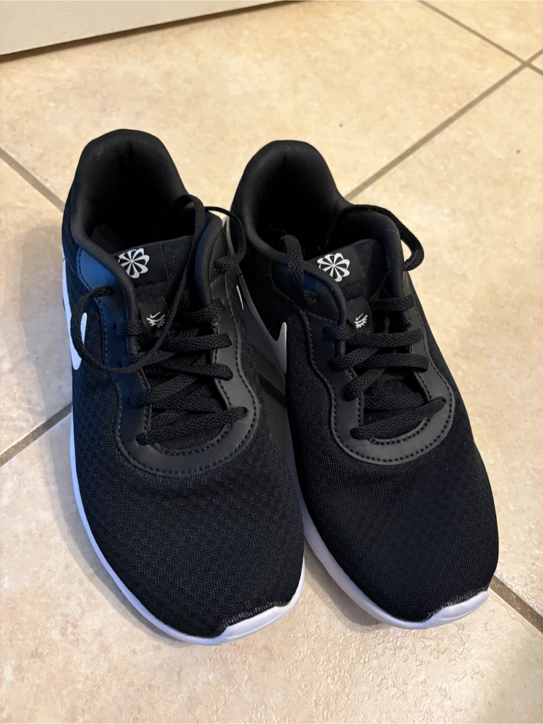 Nike sport shoes