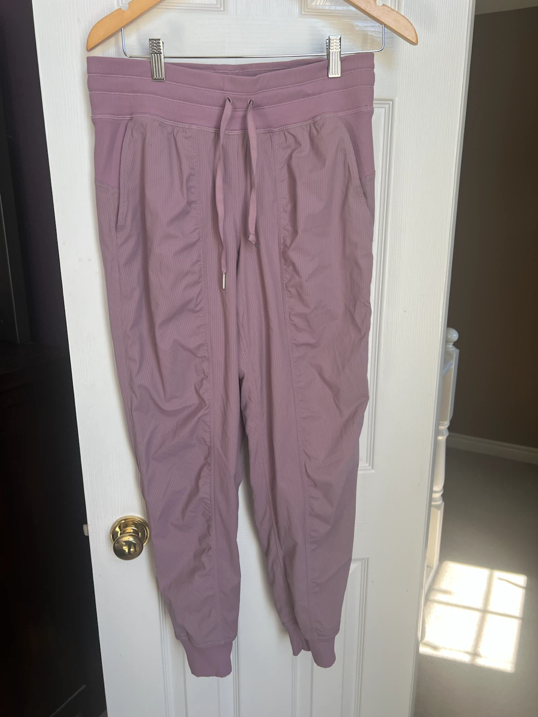 Size 8 lulu dance studio pants (lined)