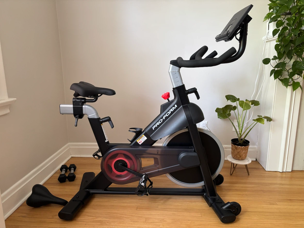 ProForm Carbon CX Exercice Bike (LIKE NEW)+Extra Seat & Weights