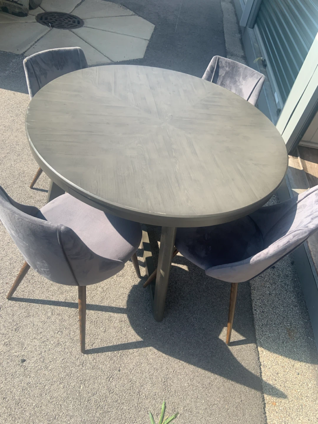 Round Dining Table and Chairs Set - photo 4