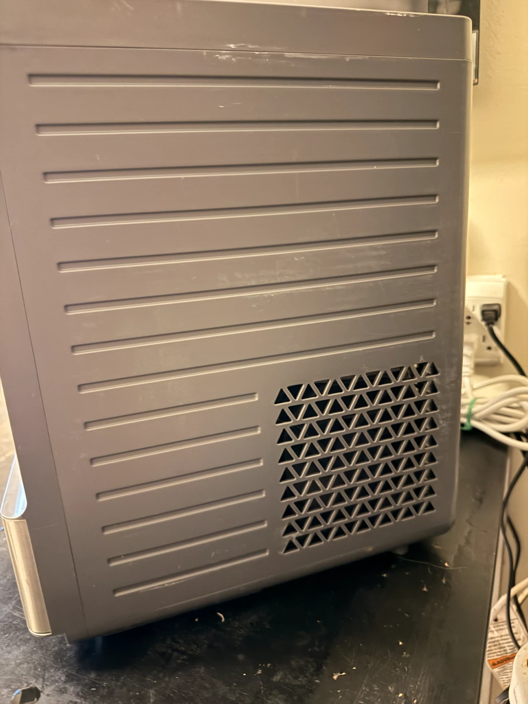 Frigidaire Gallery Ice Maker - photo 3